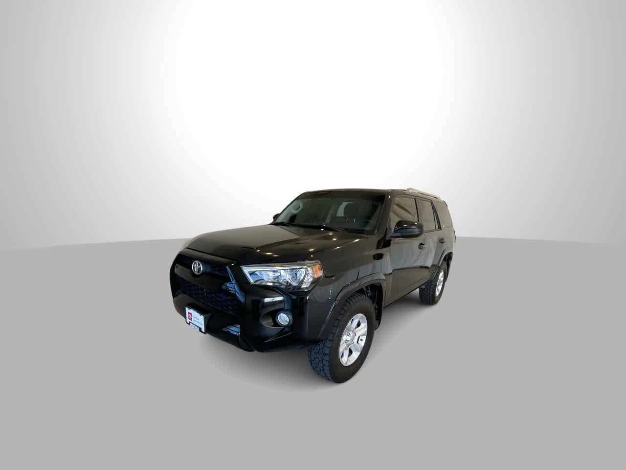 Used 2018 Toyota 4Runner SR5 AWD/4WD image 4