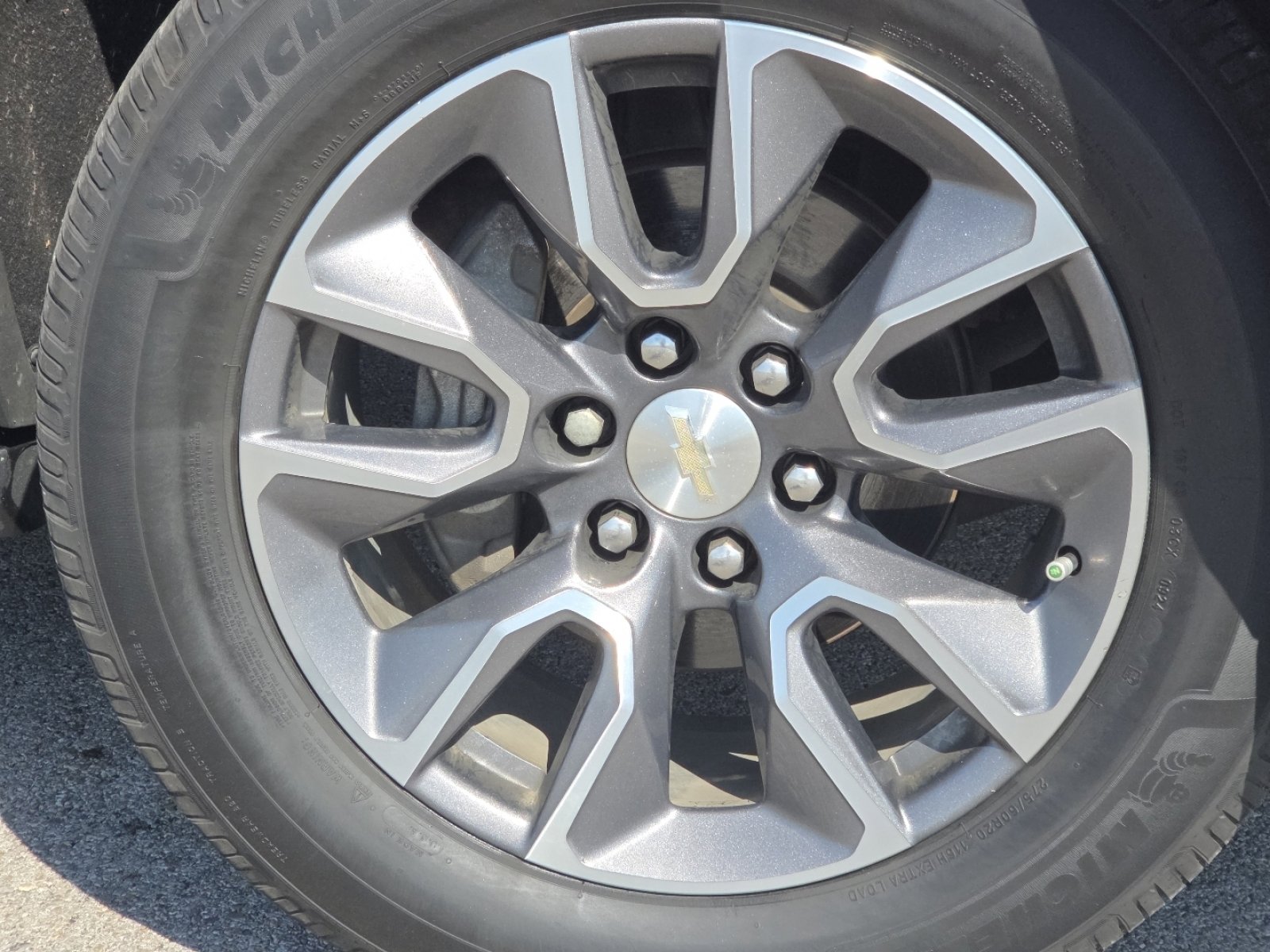 Used 2021 Chevrolet Tahoe LT w/ LT Signature Package AWD/4WD image 14