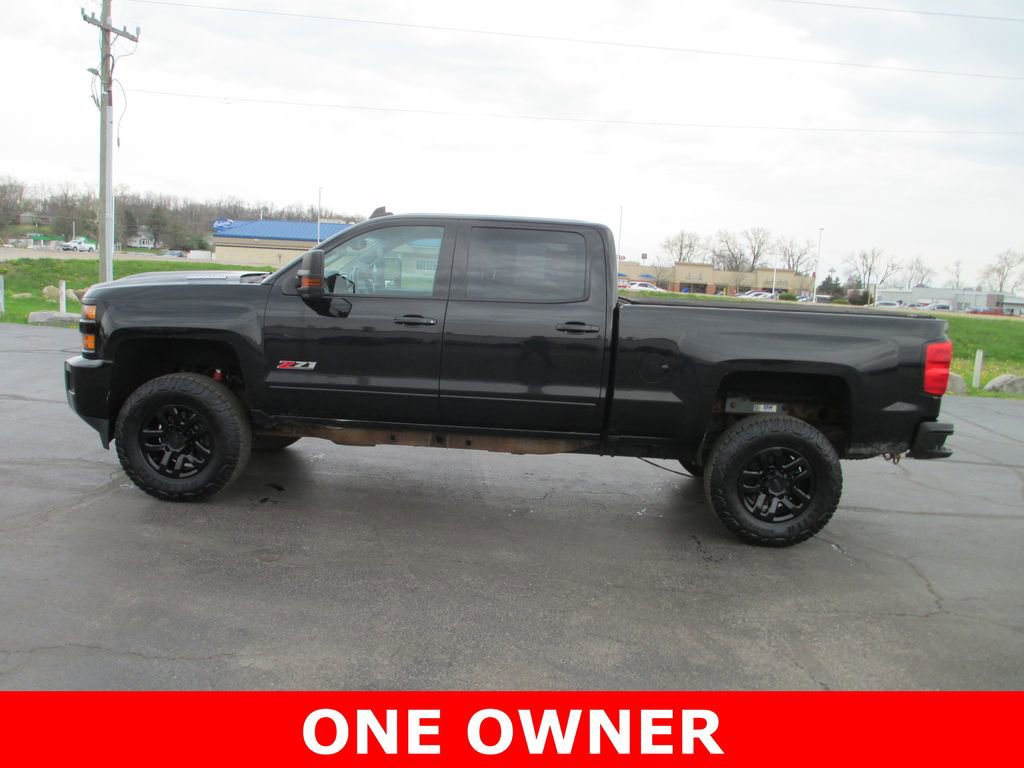 Used 2018 Chevrolet Silverado 2500 LT w/ Midnight Edition image 11