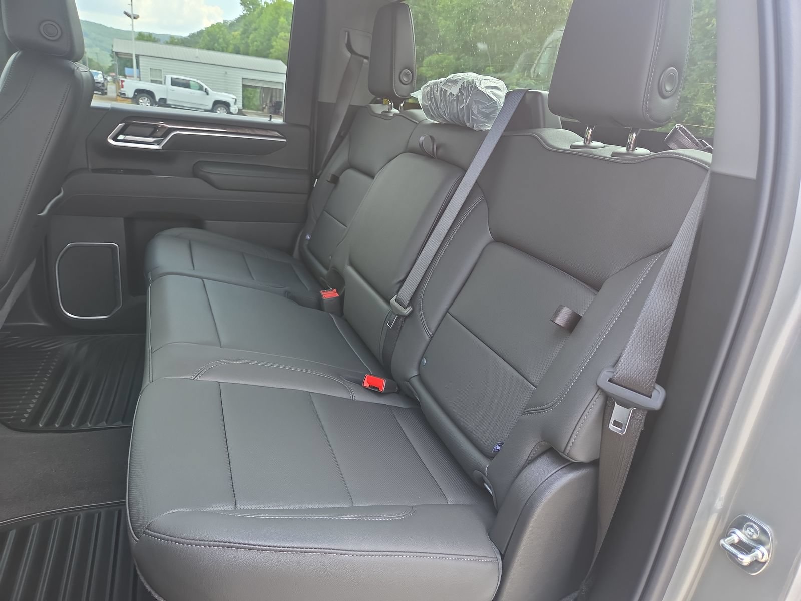 New 2026 Chevrolet Silverado 2500 LTZ w/ LTZ Convenience Package AWD/4WD image 24