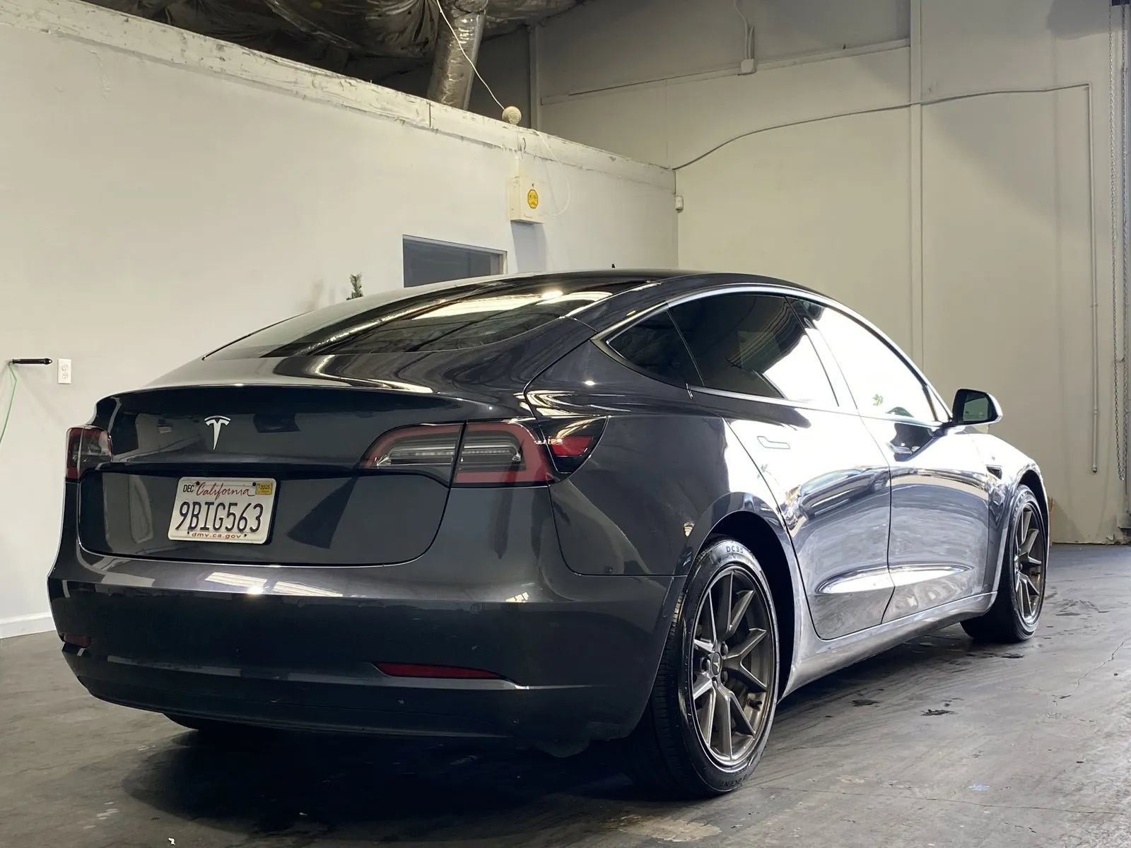 Used 2021 Tesla Model 3 Standard Range Plus RWD image 4