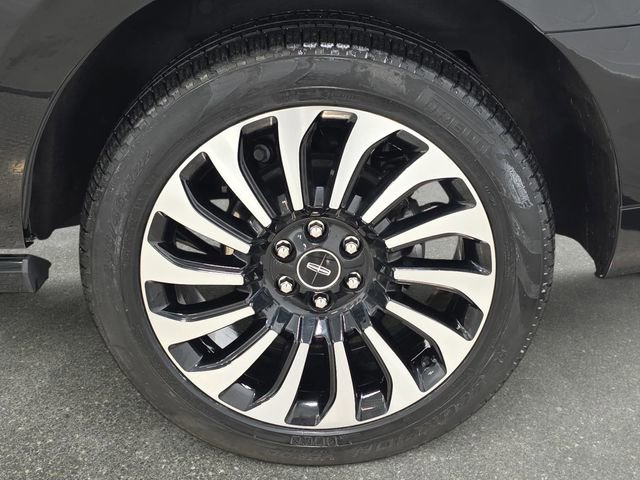 Certified 2022 Lincoln Navigator Black Label image 30