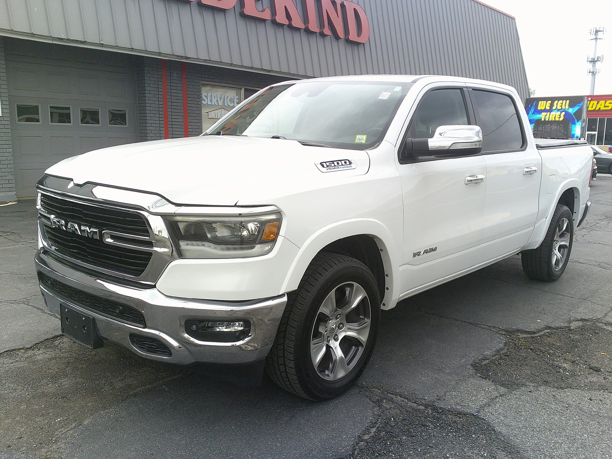 Used 2021 RAM 1500 Laramie AWD/4WD image 11