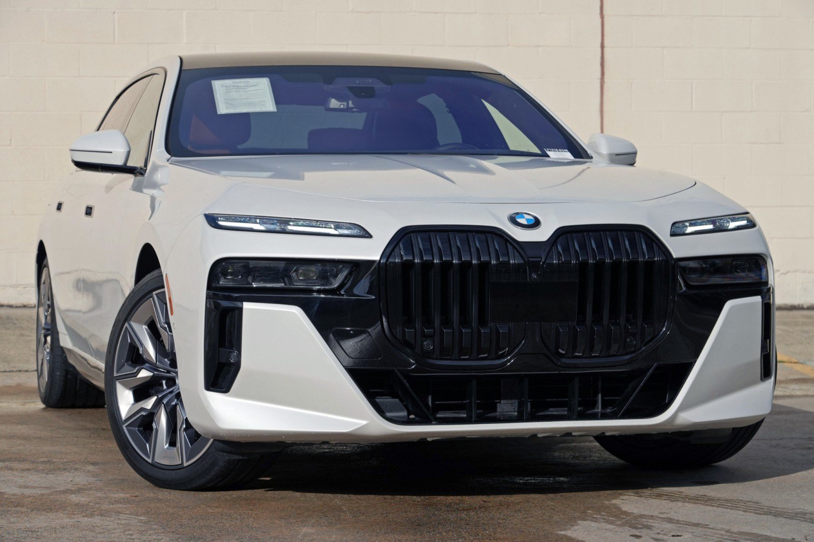 Used 2023 BMW 760i xDrive w/ Executive Package AWD/4WD image 4