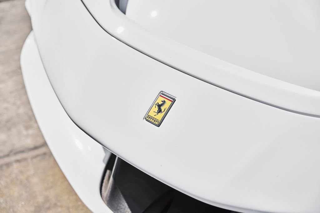 Used 2024 Ferrari SF90 Spider image 7