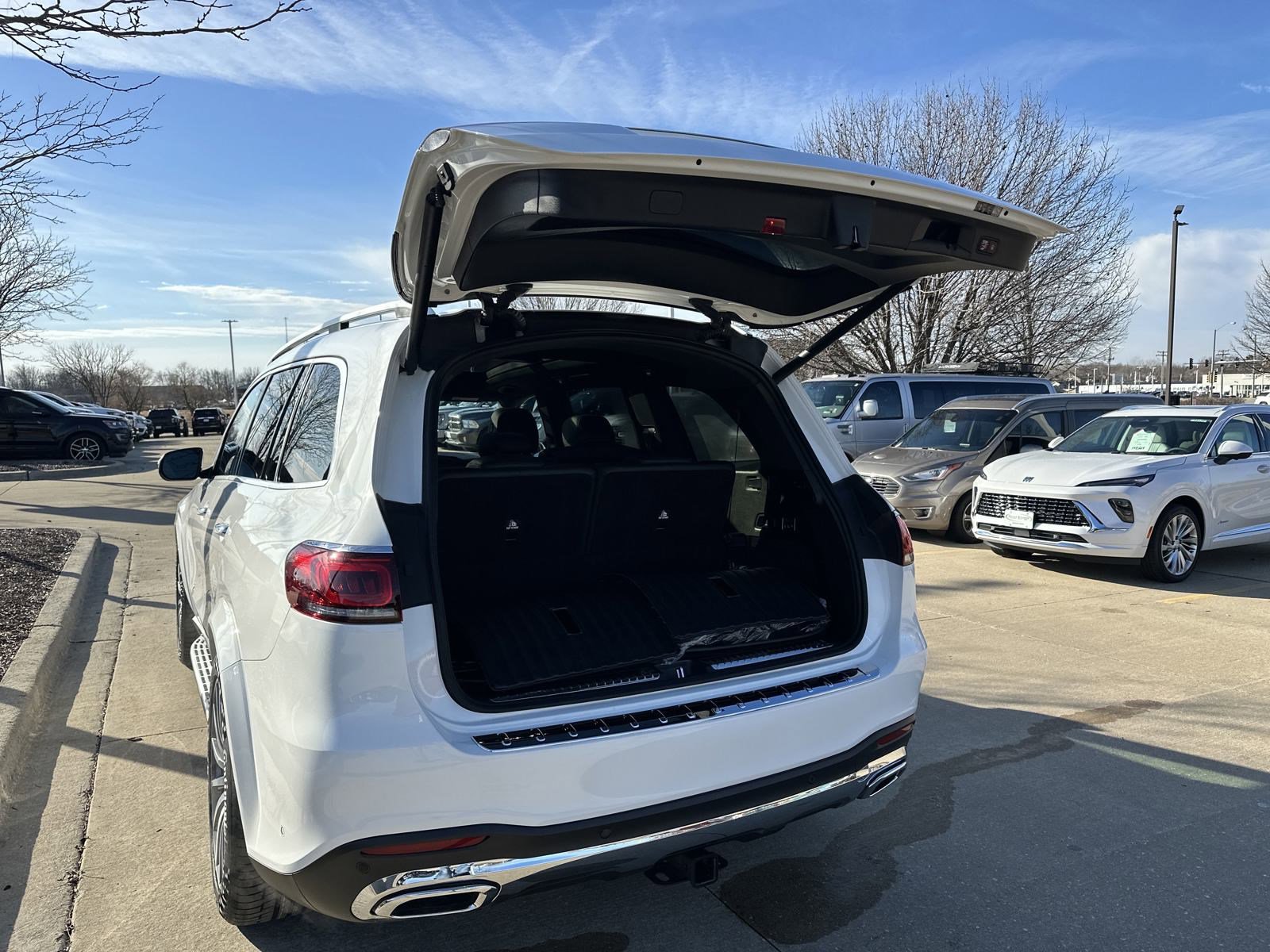 Used 2023 Mercedes-Benz GLS 450 4MATIC image 6