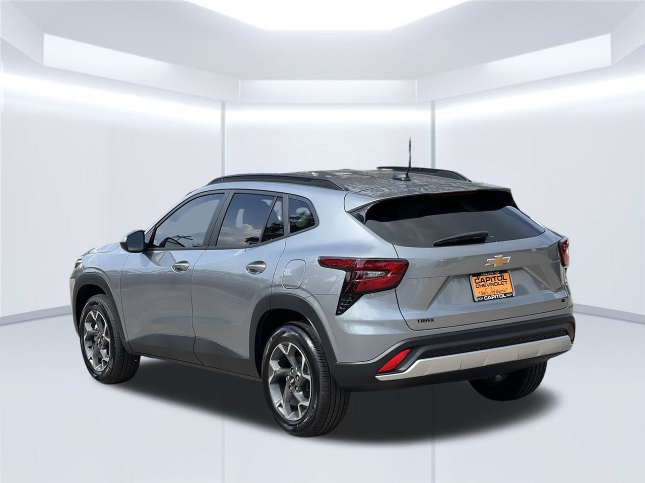 New 2026 Chevrolet Trax LT w/ LT Convenience Package FWD image 3