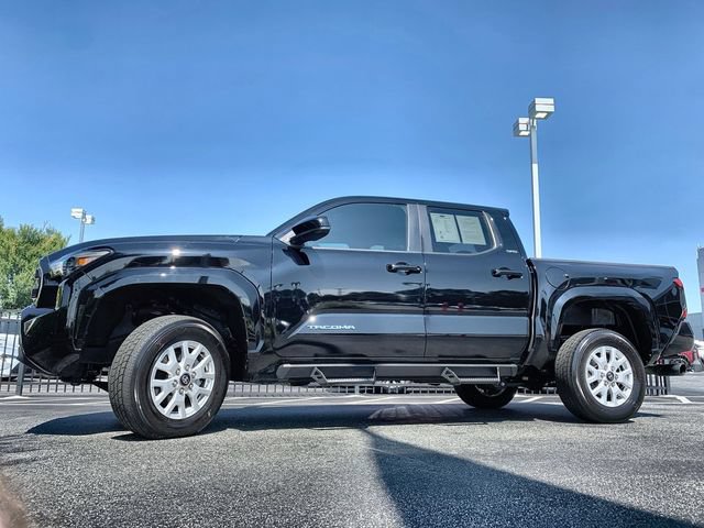 Used 2024 Toyota Tacoma SR5 AWD/4WD image 5