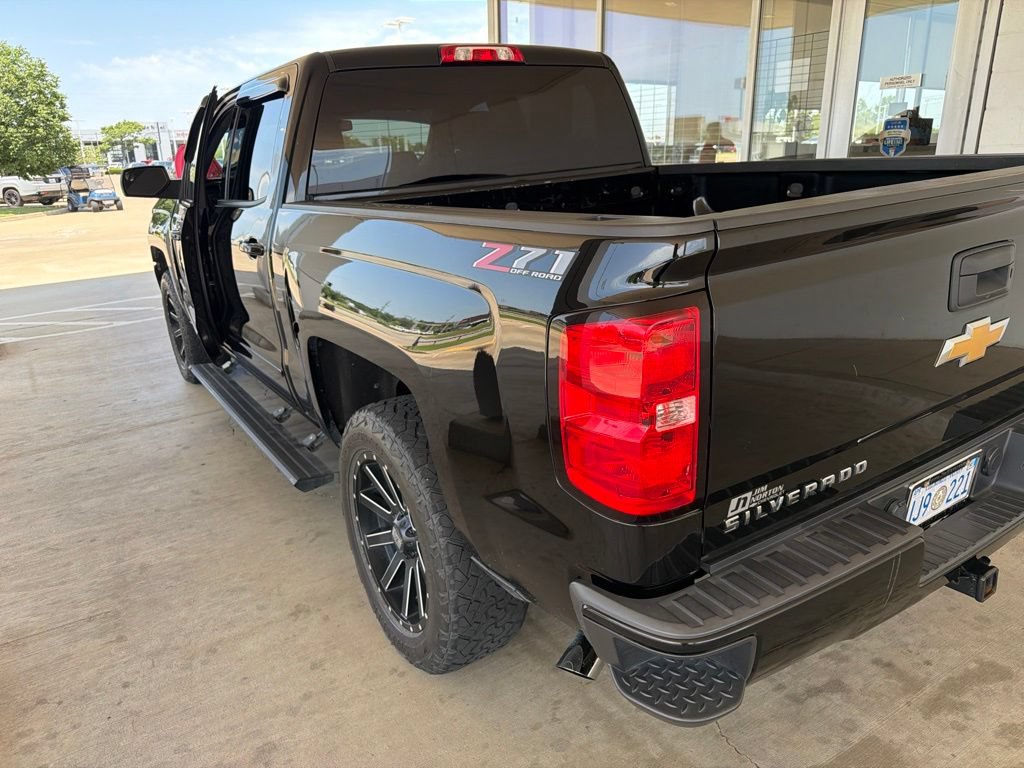 Used 2018 Chevrolet Silverado 1500 LT w/ All Star Edition AWD/4WD image 4