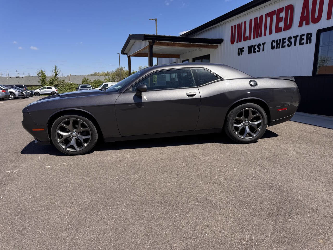 Used 2016 Dodge Challenger SXT image 16