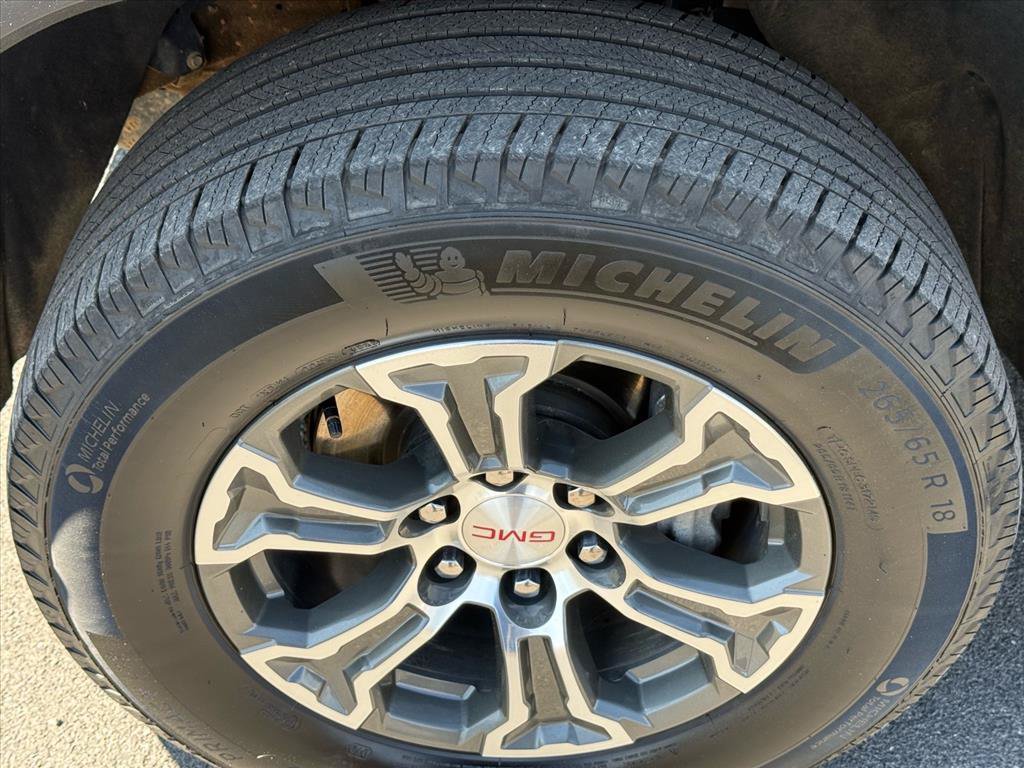 Certified 2025 GMC Sierra 1500 SLT AWD/4WD image 5