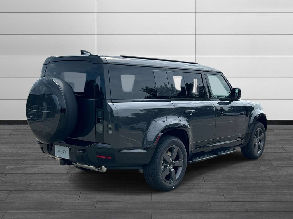 New 2026 Land Rover Defender 130 X-Dynamic SE AWD/4WD image 5