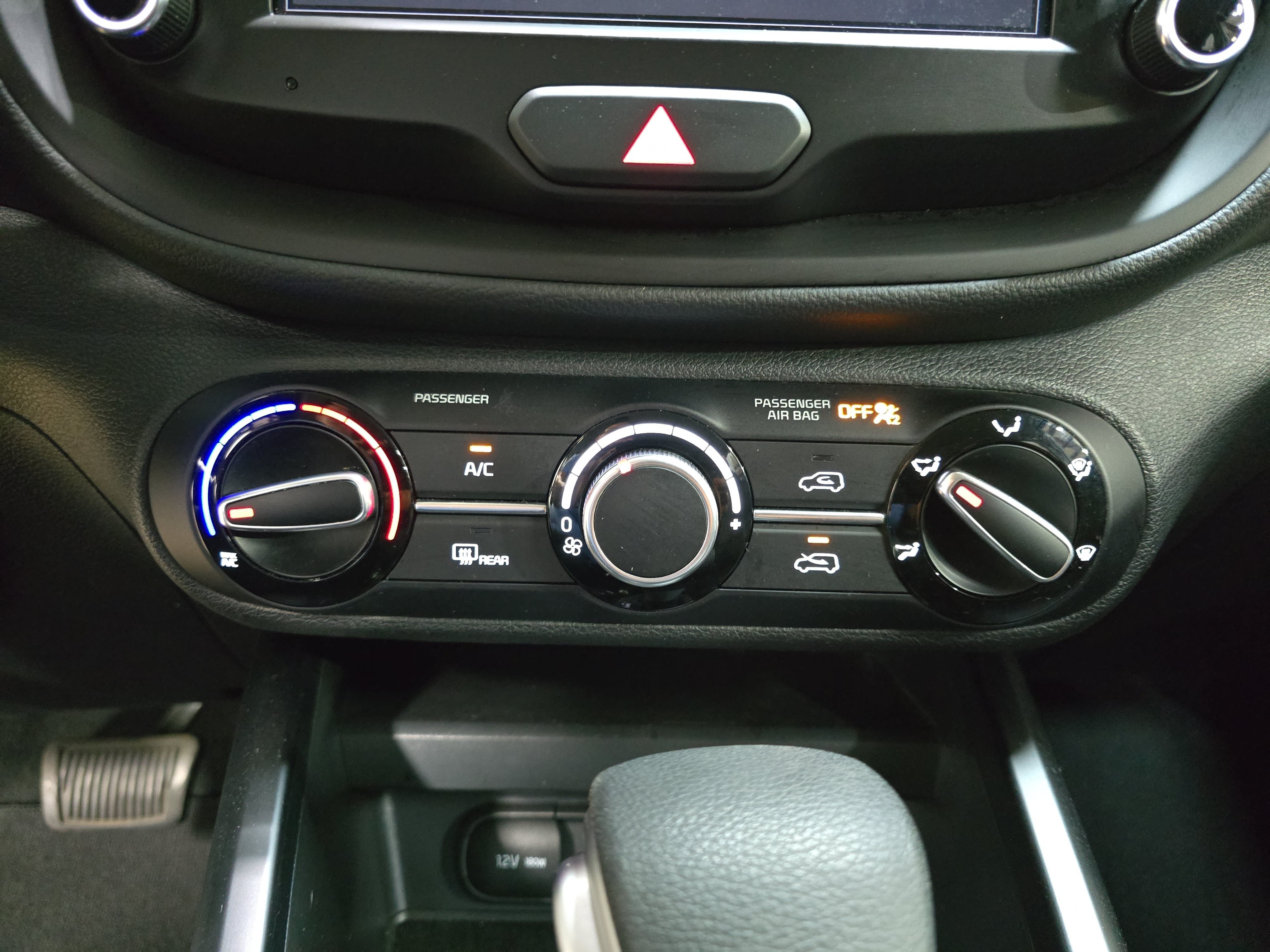 Used 2023 Kia Soul LX w/ LX Technology Package FWD image 21