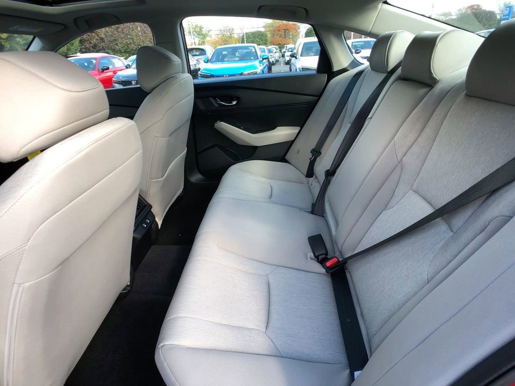 Used 2025 Honda Accord SE image 22