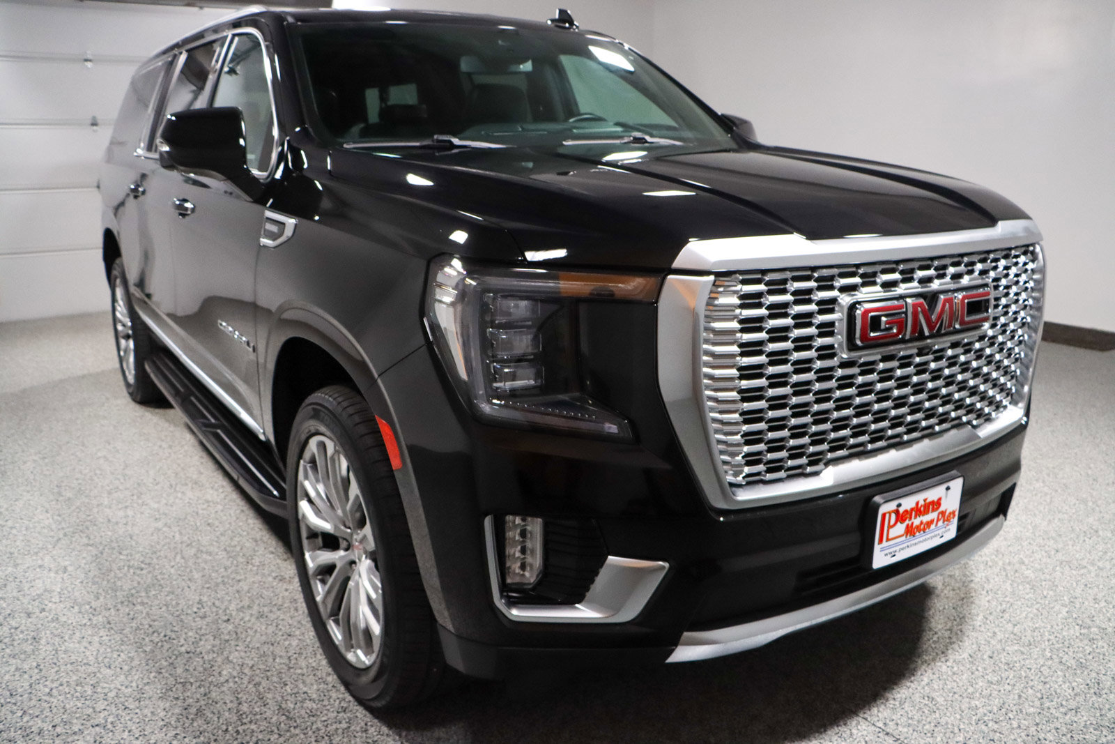 Used 2024 GMC Yukon XL Denali image 5