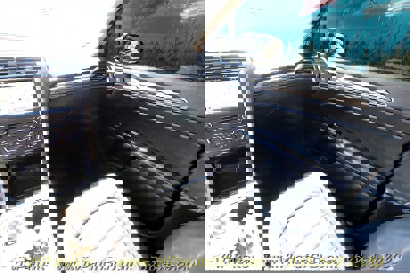 Used 2018 Ford Fusion Energi SE image 11