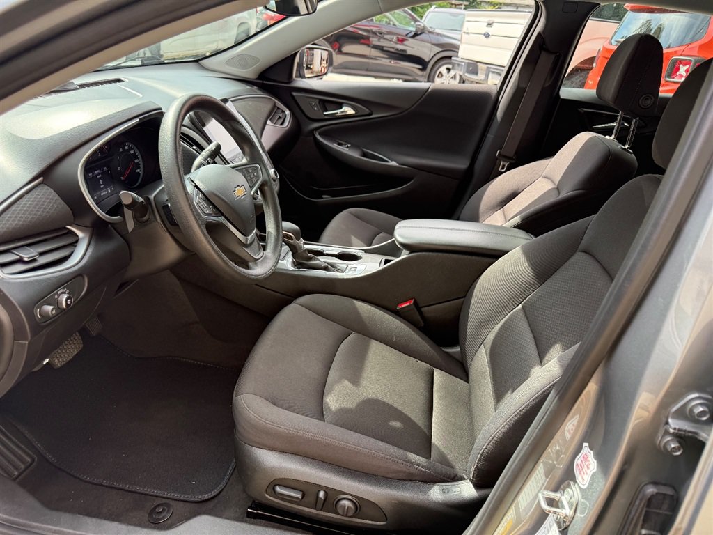 Used 2023 Chevrolet Malibu LT FWD image 7