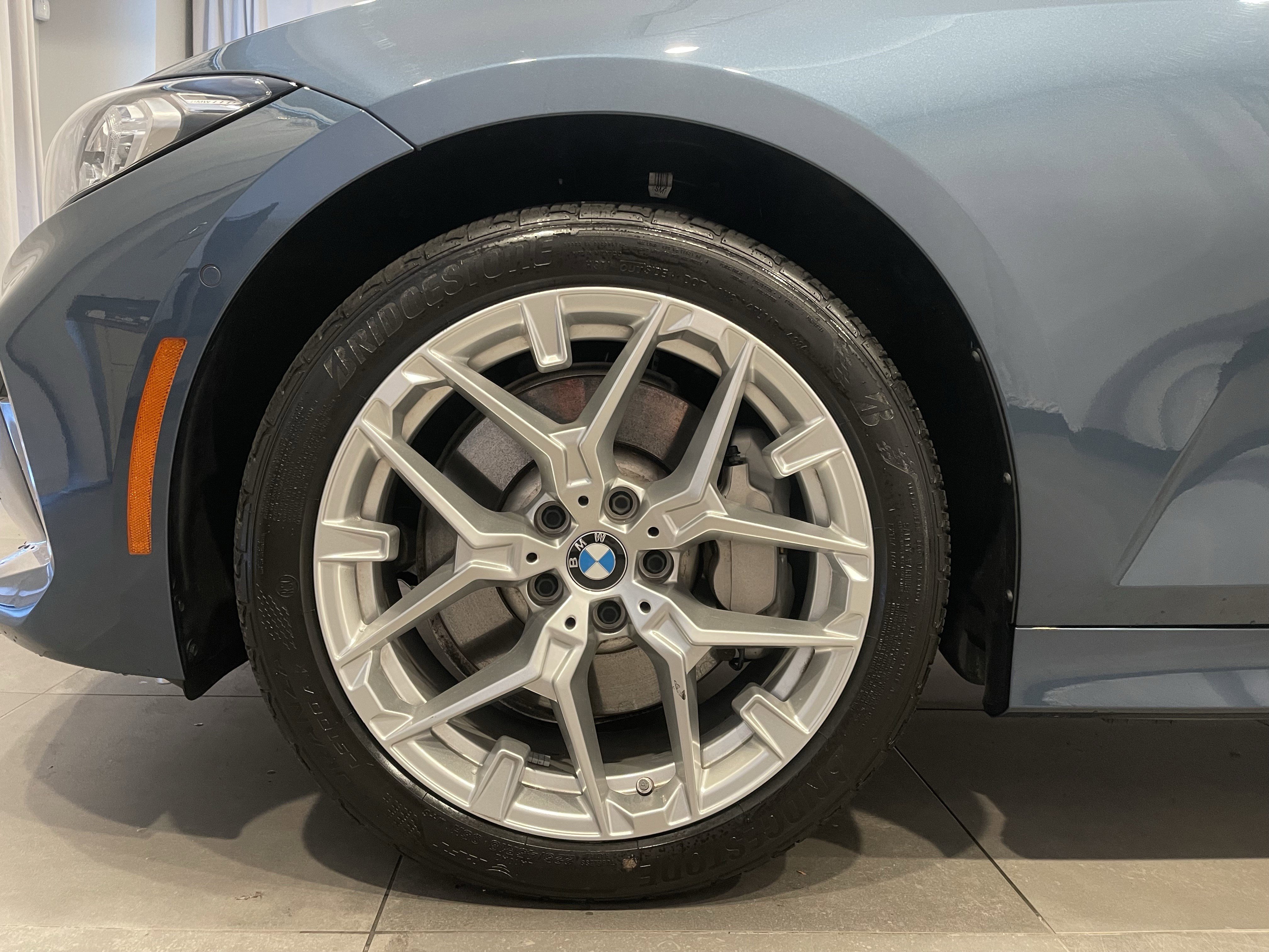 Used 2025 BMW 330i xDrive Sedan w/ Premium Package AWD/4WD image 7