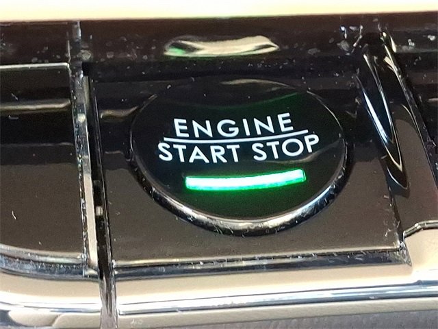 Used 2021 Lincoln Nautilus Reserve image 25