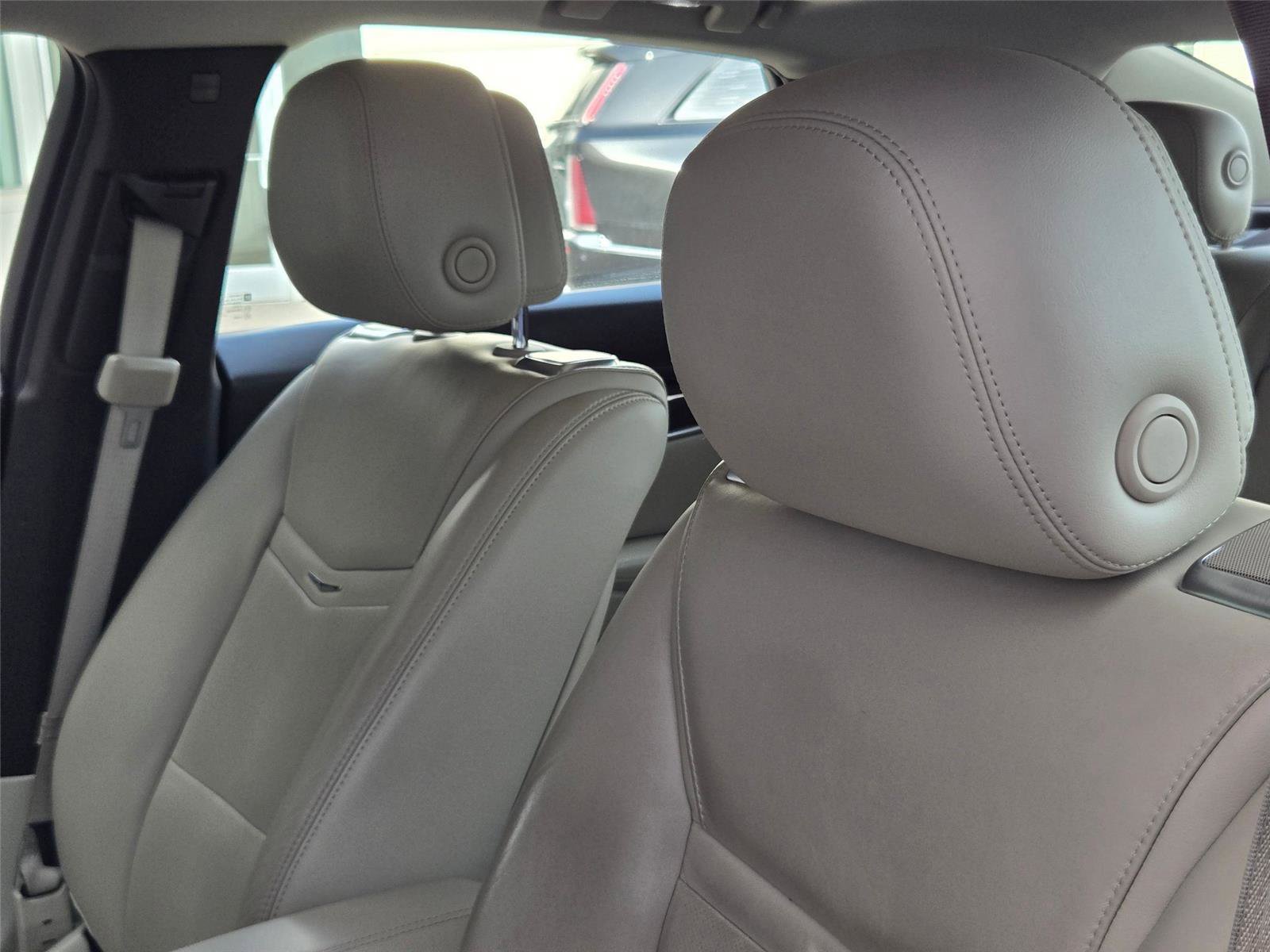 Used 2013 Cadillac XTS Premium FWD image 12