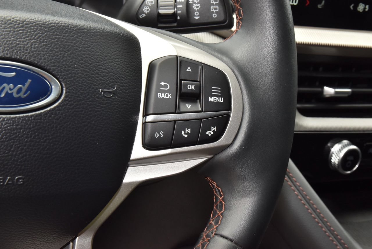 Certified 2025 Ford Explorer Active RWD image 25