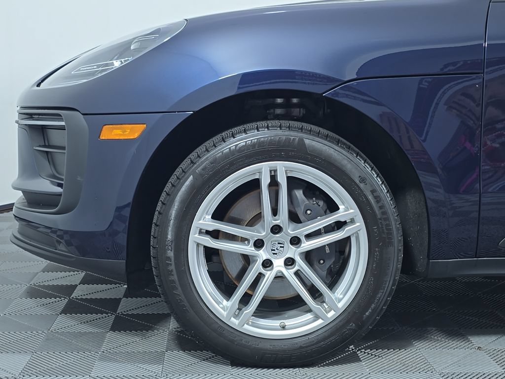 Certified 2023 Porsche Macan Turbo AWD/4WD image 11