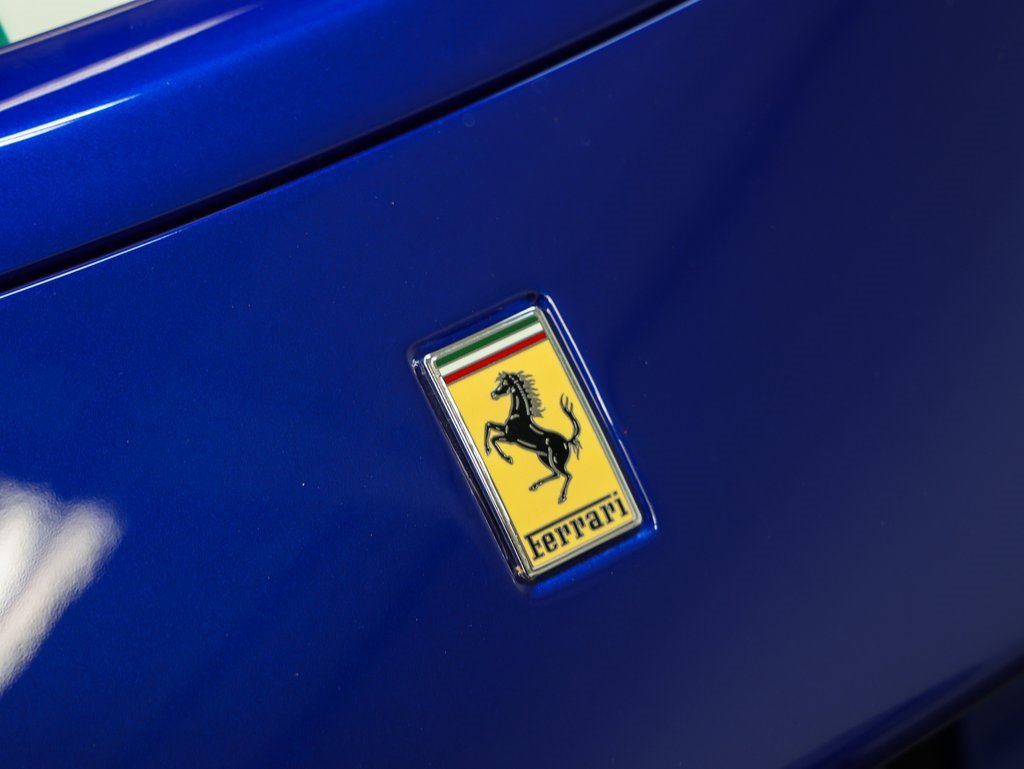 Used 2023 Ferrari SF90 Spider image 10
