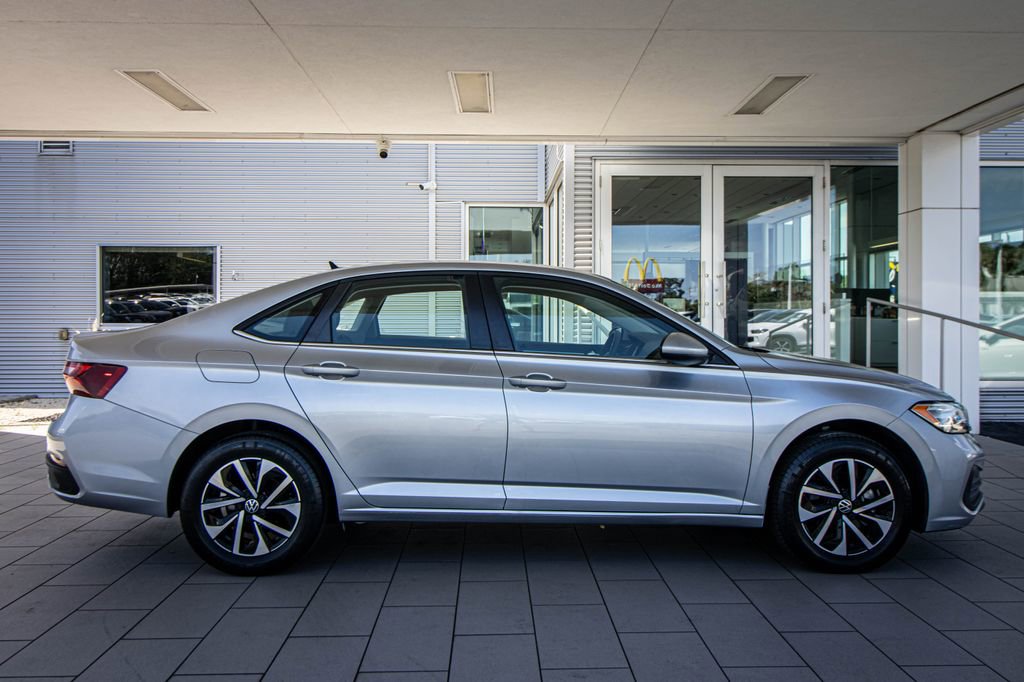 Used 2022 Volkswagen Jetta S FWD image 3
