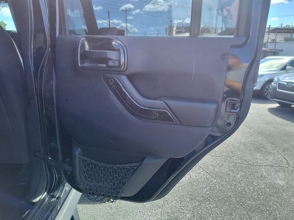 Used 2018 Jeep Wrangler Unlimited Sahara image 36