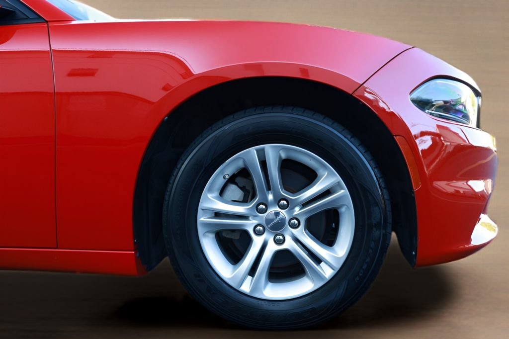 Used 2022 Dodge Charger SXT RWD image 9