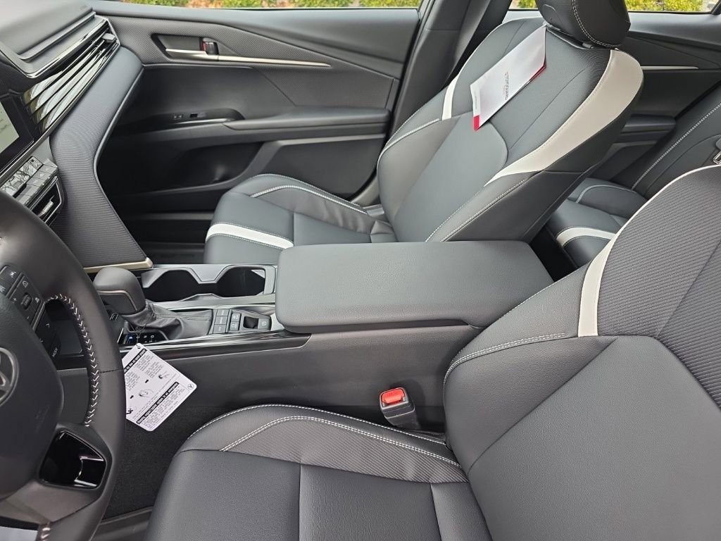 Used 2026 Toyota Camry SE image 23