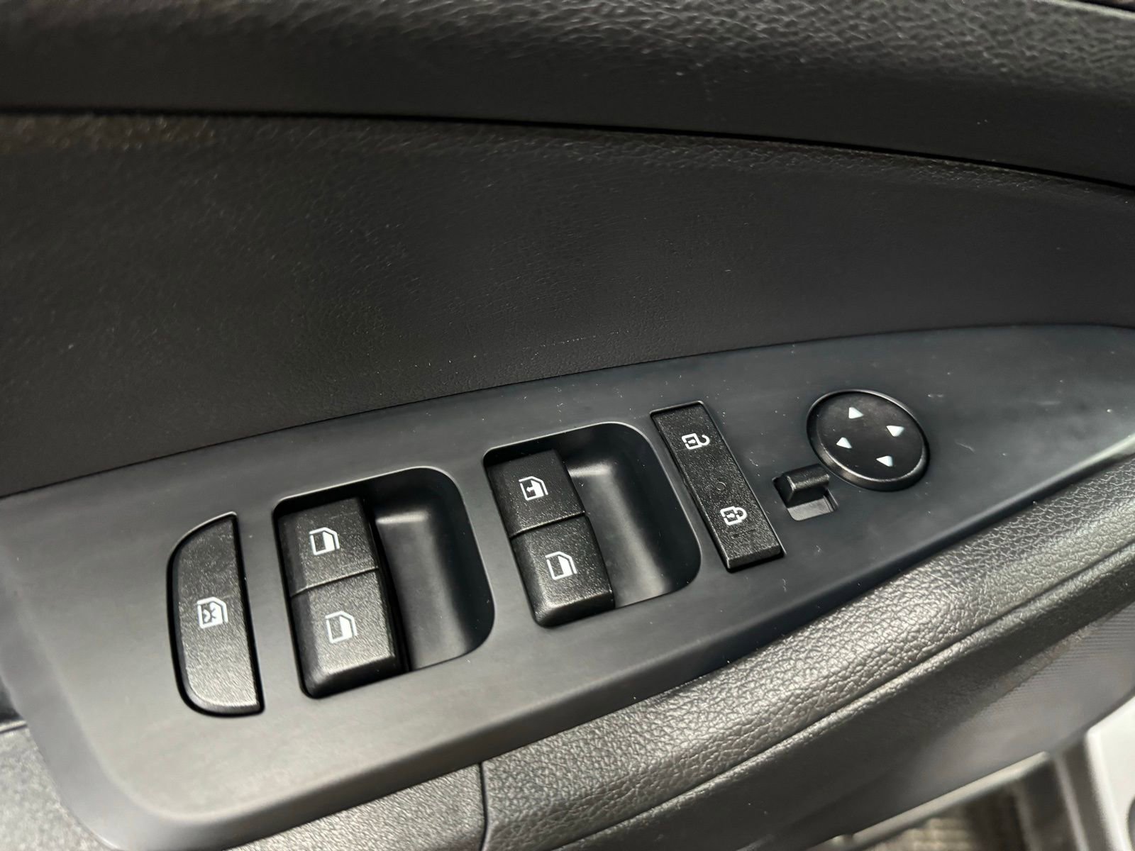 Used 2024 Kia Sportage LX image 17