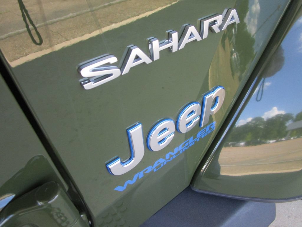 Used 2022 Jeep Wrangler Unlimited Sahara AWD/4WD image 21