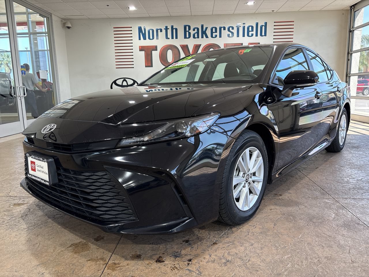 Used 2025 Toyota Camry LE FWD image 6