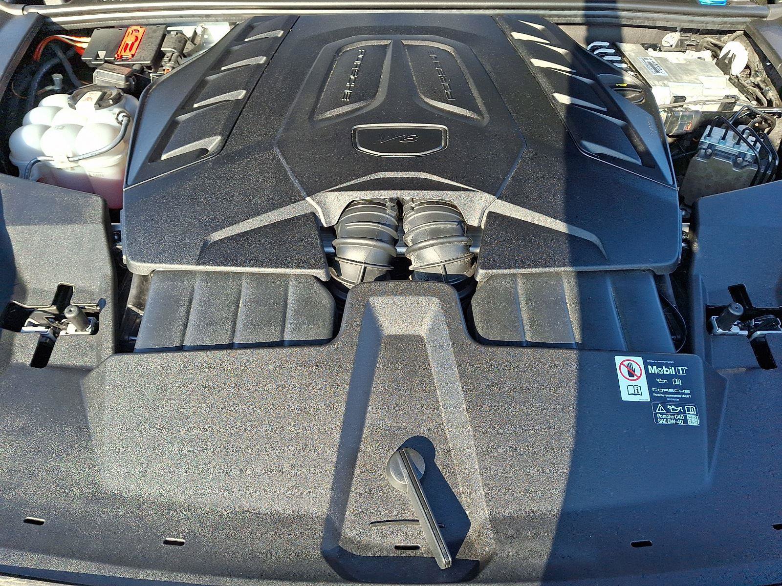 Used 2025 Porsche Cayenne S image 28