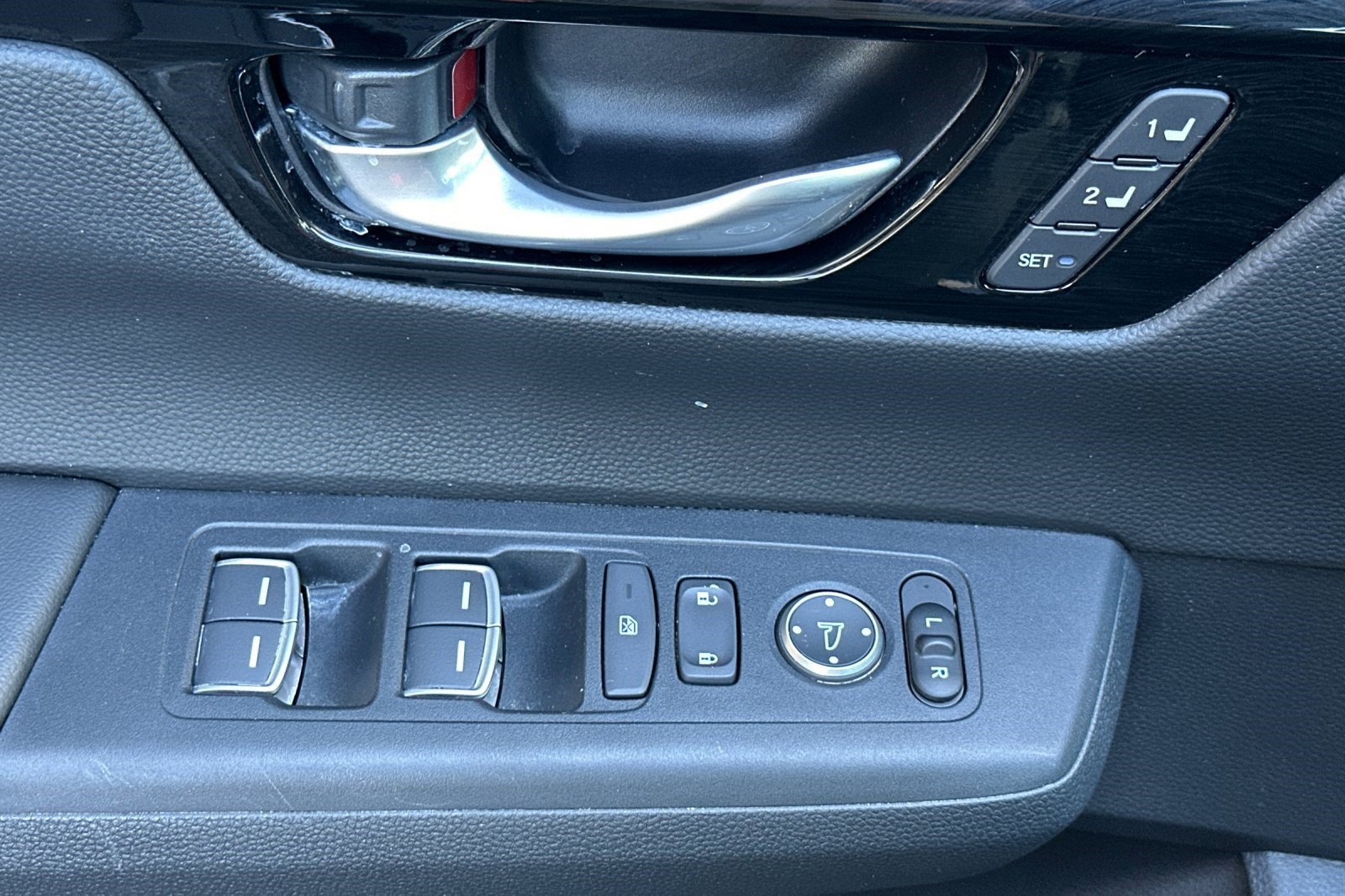 Used 2024 Honda CR-V EX-L image 12