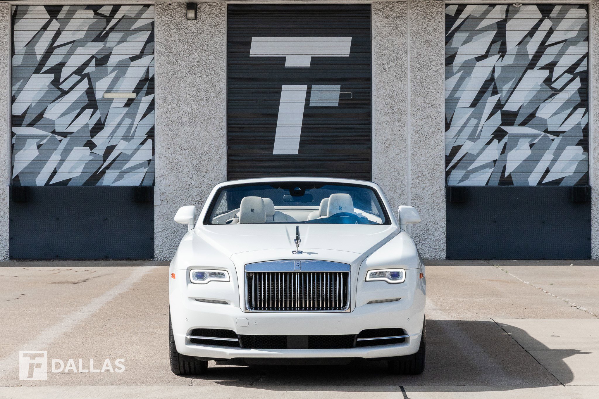 Used 2017 Rolls-Royce Dawn image 4