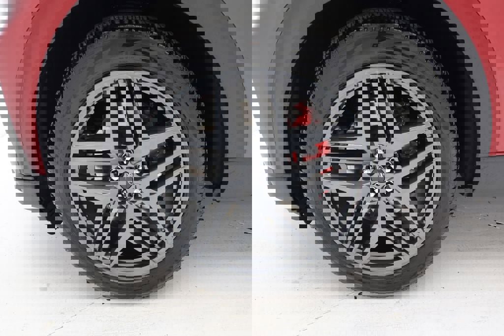 Used 2025 Ford Explorer ST image 12