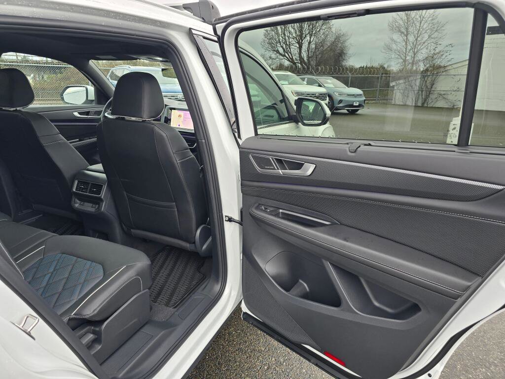 New 2026 Volkswagen Atlas Cross Sport SEL Premium R-Line AWD/4WD image 39
