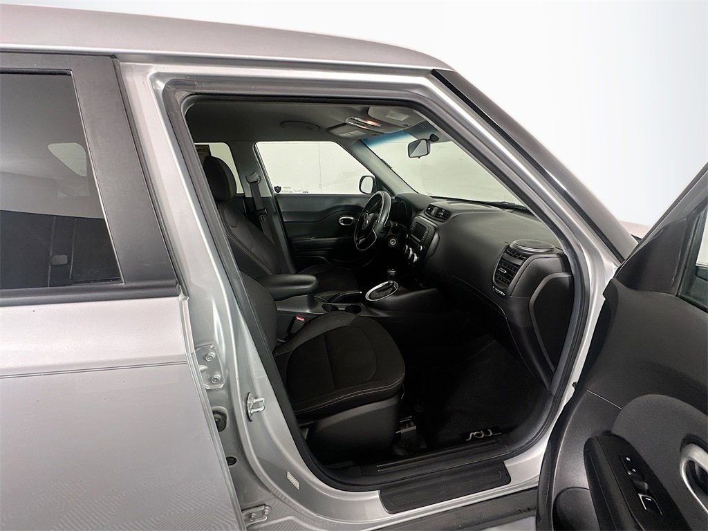 Used 2018 Kia Soul Base image 24