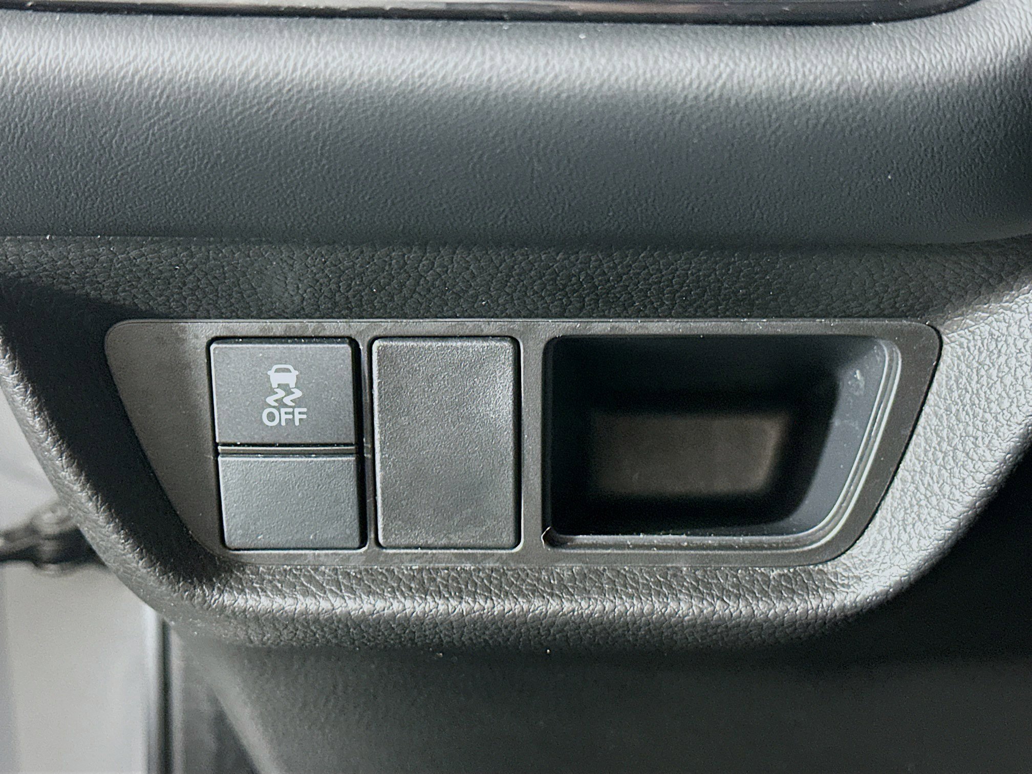 Used 2025 Honda HR-V Sport image 17