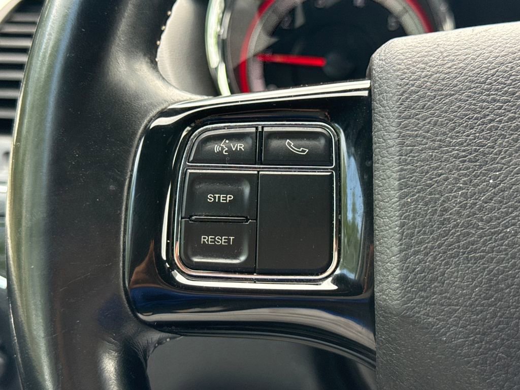 Used 2019 Dodge Grand Caravan SXT image 28