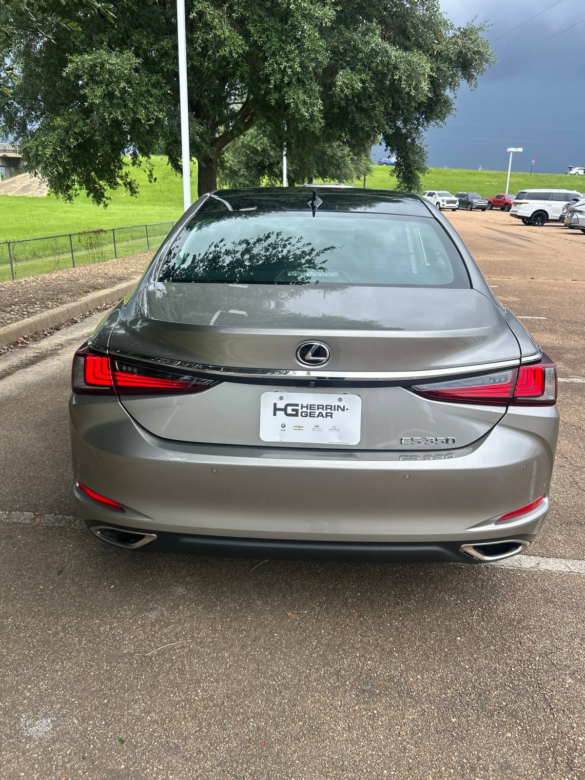 Certified 2021 Lexus ES 350 Ultra Luxury w/ Accessory Package 2 FWD image 4