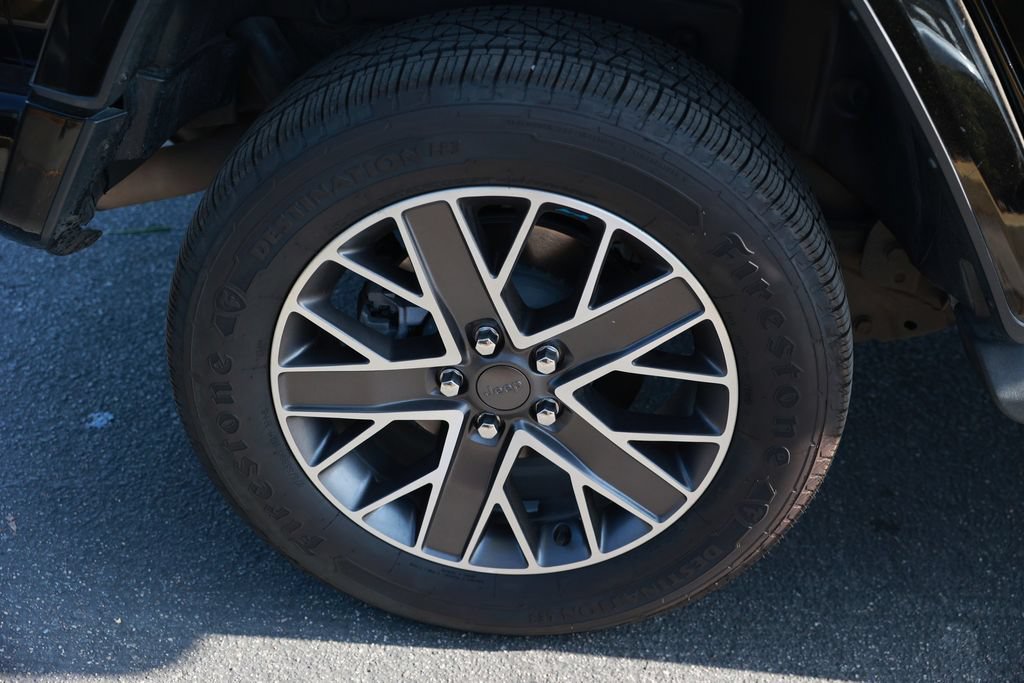 Used 2023 Jeep Wrangler Unlimited Sahara AWD/4WD image 9