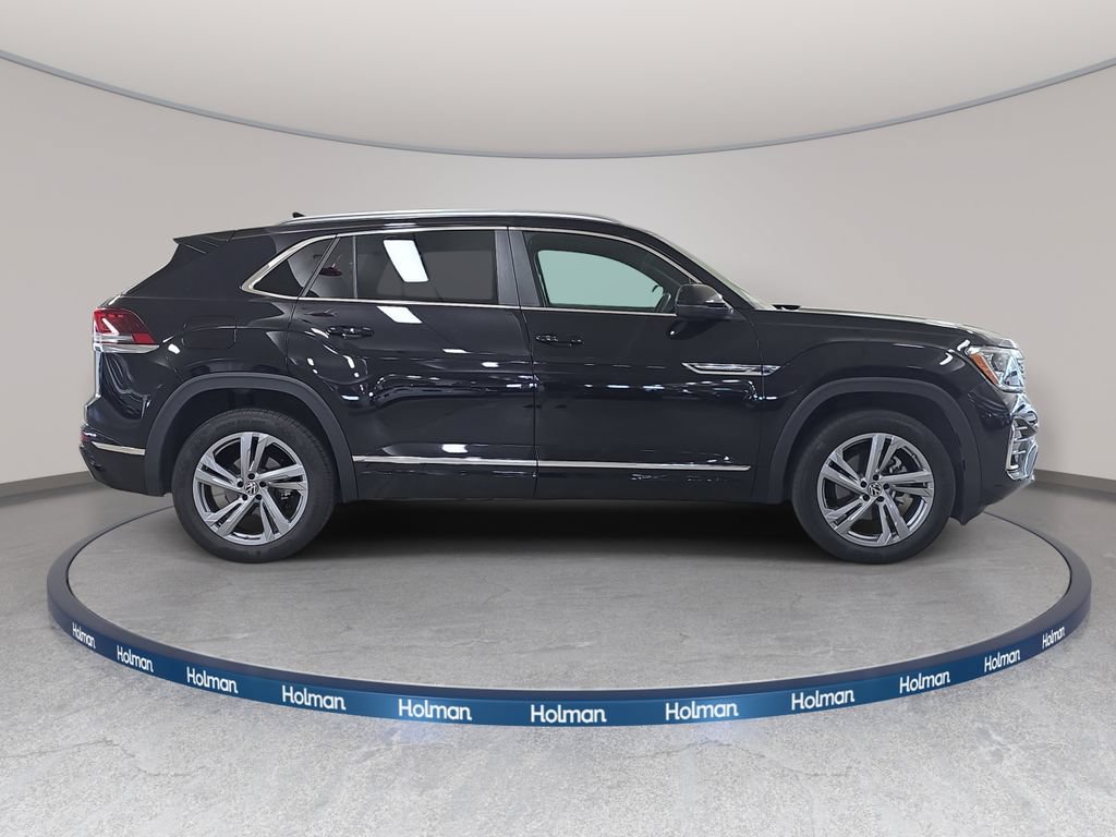 Used 2024 Volkswagen Atlas Cross Sport SEL R-Line AWD/4WD image 6