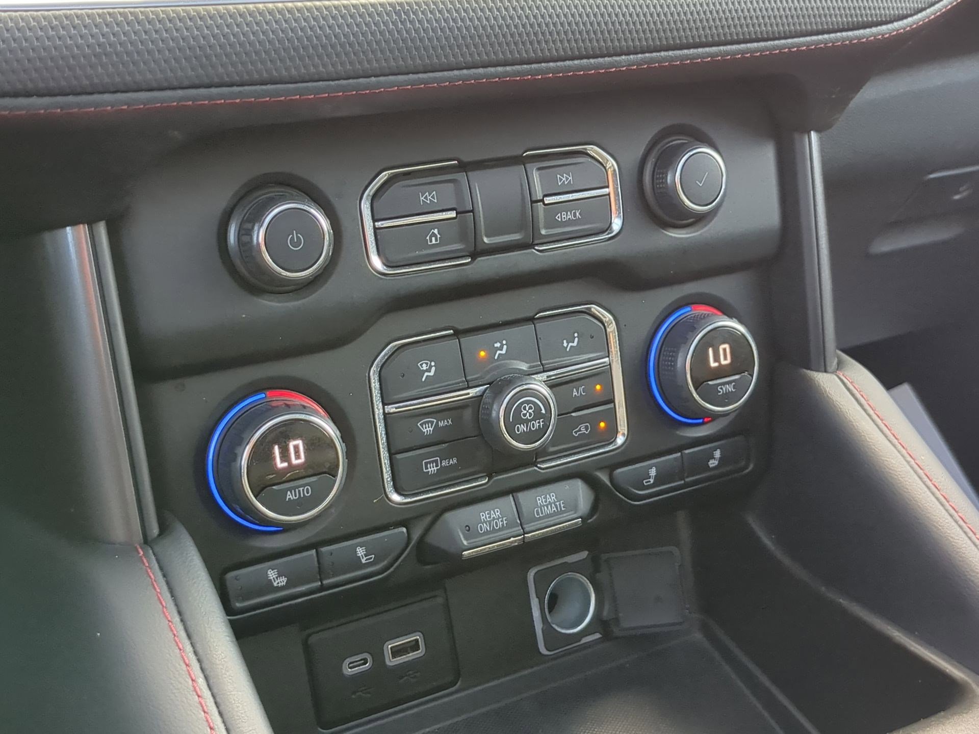 Used 2022 Chevrolet Tahoe RST w/ Luxury Package image 26