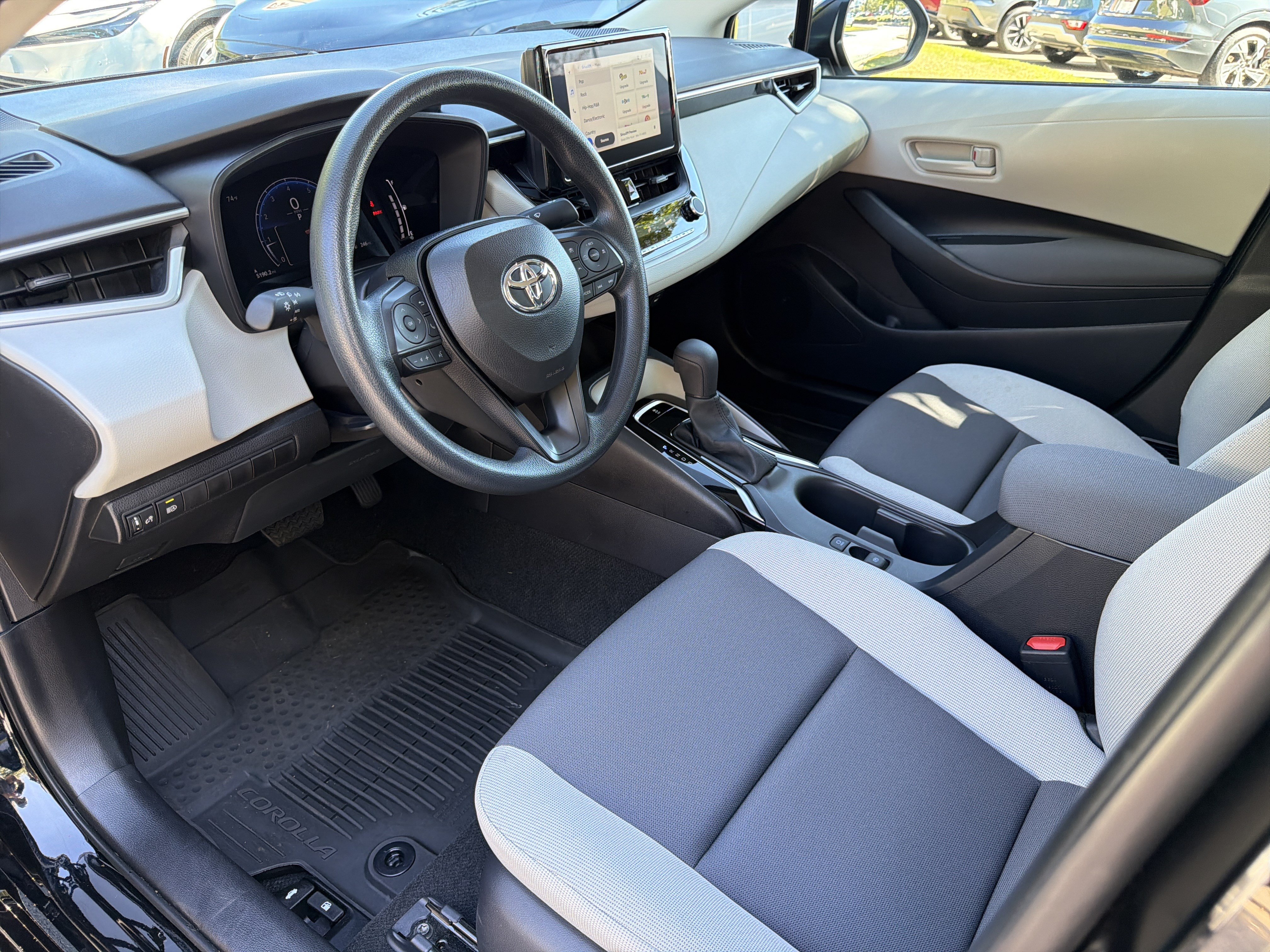 Used 2026 Toyota Corolla LE FWD image 9