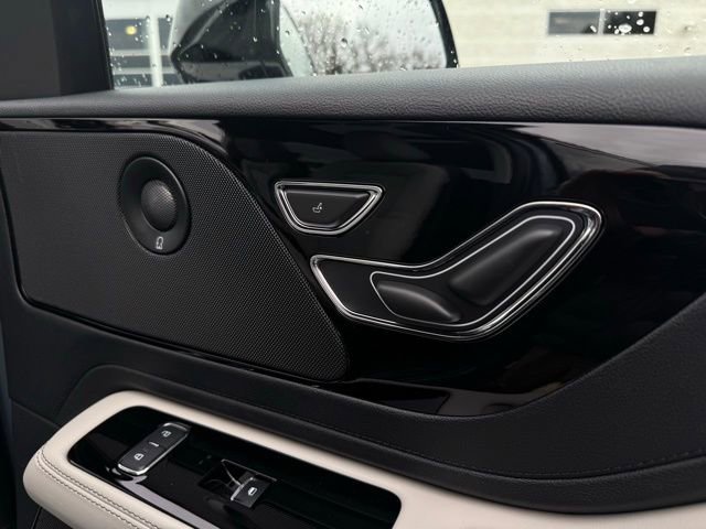 New 2026 Lincoln Aviator AWD image 17