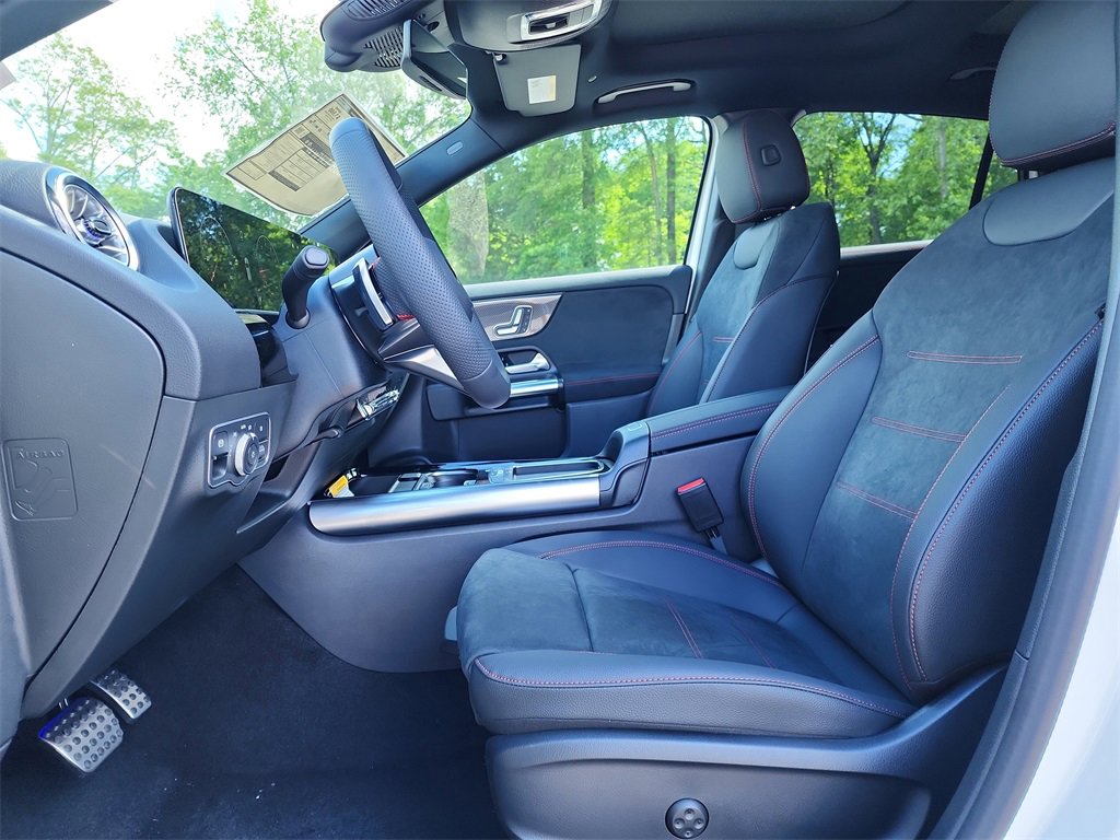 New 2025 Mercedes-Benz GLA 250 image 11