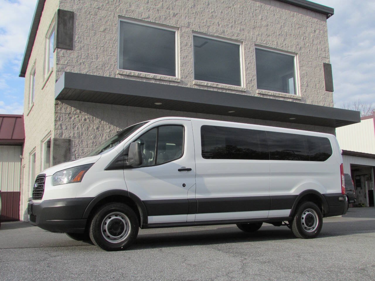 Used 2016 Ford Transit 350 XL RWD image 2